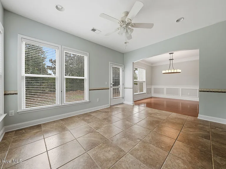5028 Lagan Ct — Photo 15