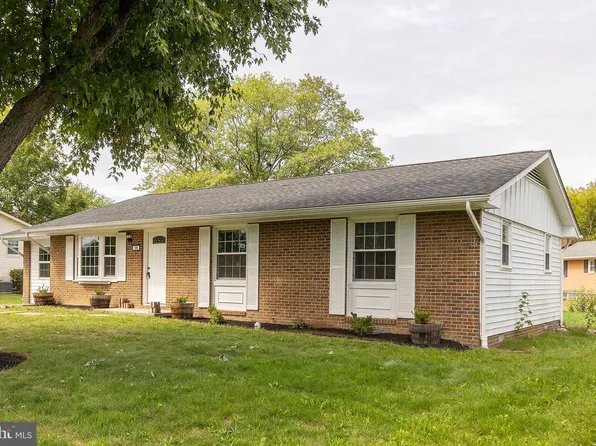 106 Amelia Ave, Stephens City, VA 22655