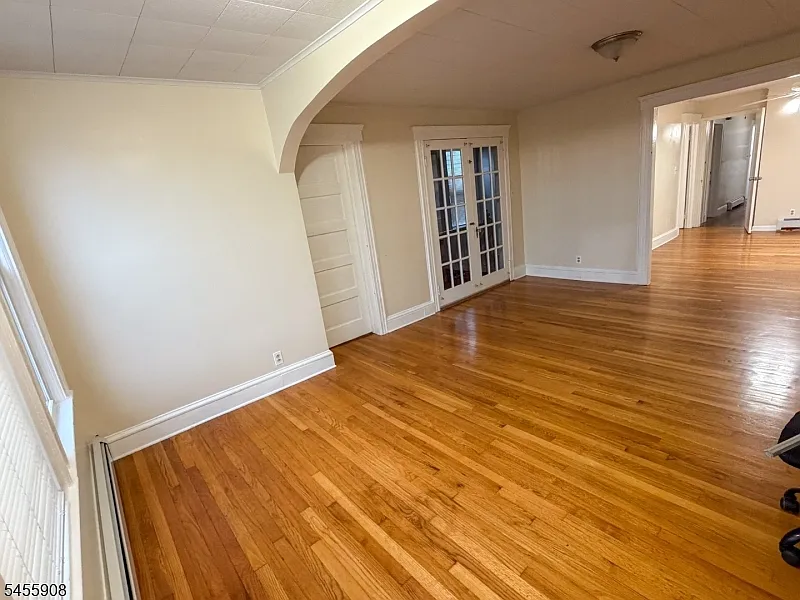 3 bed, 1.0 bath, $2,600 — Photo 4
