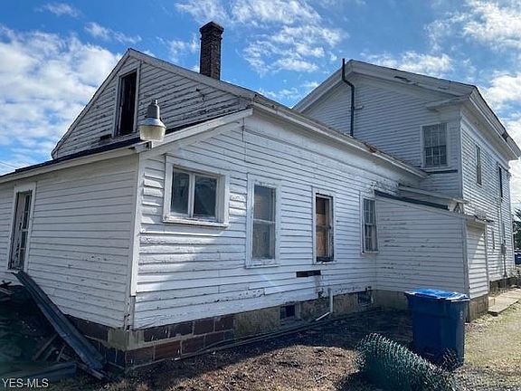 5th image of 141 E Jackson St