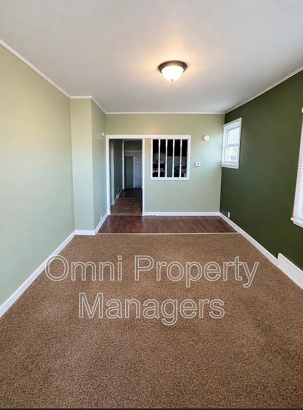 3 bed, 1.0 bath, 1100 sqft, $1,300 — Photo 3