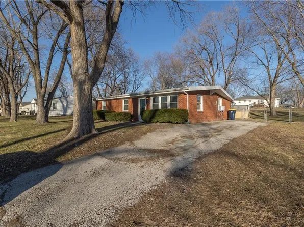 10703 N Grand Ave, Kansas City, MO 64155