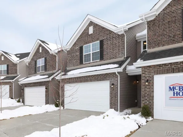 12 Fairmount Grove Dr, Saint Peters, MO 63376