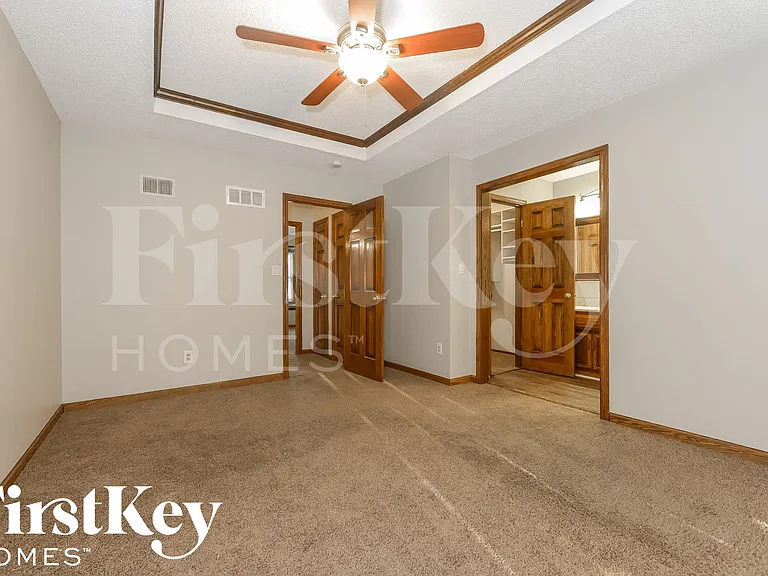 5817 N Indiana Ave — Photo 8