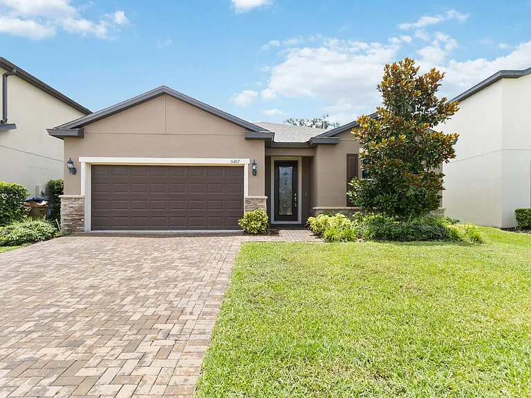 5307 Brydon Woods Cir — Photo 1