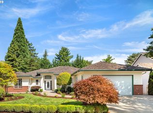 28008 SW Willow Creek Dr, Wilsonville, OR 97070