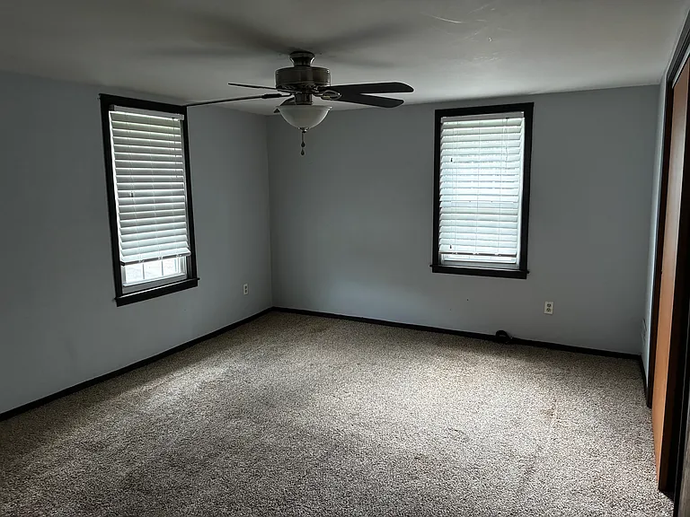 613 Lott St — Photo 12