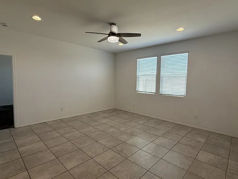 1137 W Chimes Tower Dr — Photo 46