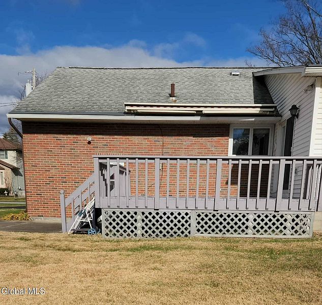 4th image of 53 Niskayuna Street