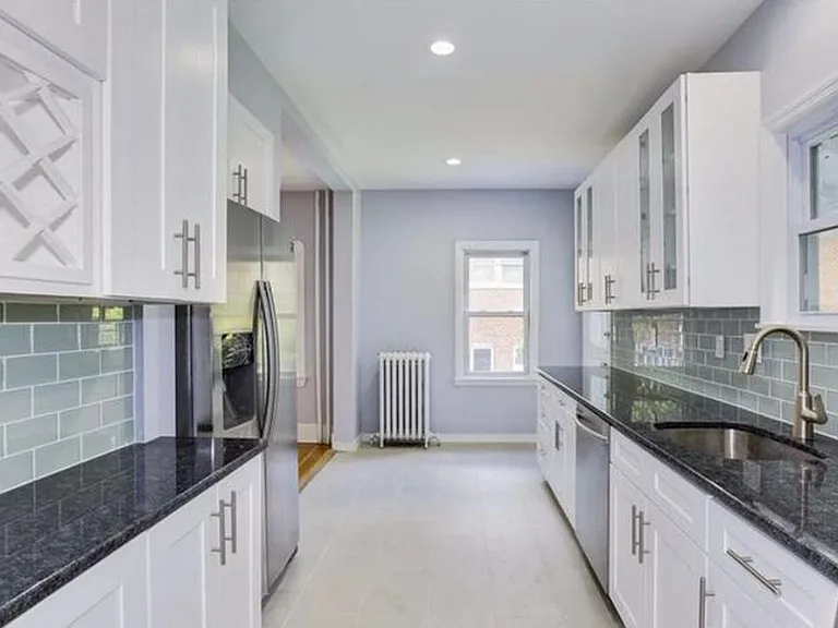 439 Park Ave — Photo 6