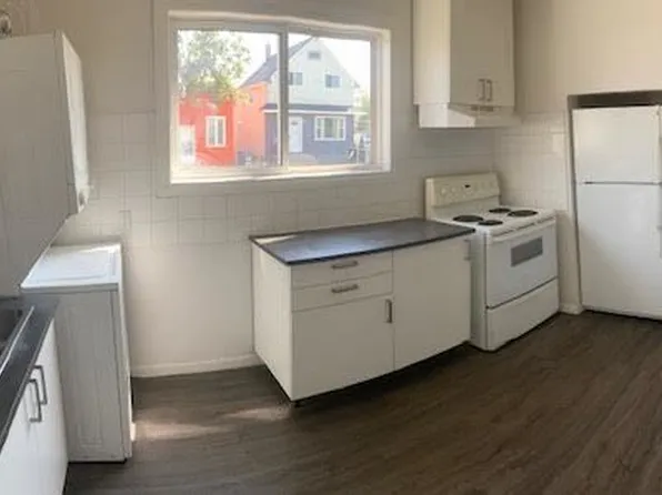 416 Bannerman Ave #1A, Winnipeg, MB R2W 0V5