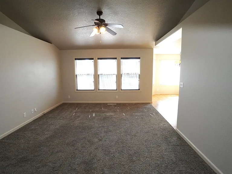 1445 W Silver Salmon Dr — Photo 3