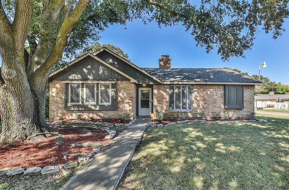 1st image of 21302 Park Mount Dr