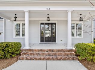 123 Larkin Ln, Chapel Hill, NC 27516