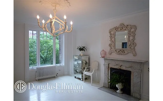 Rented by Douglas Elliman | media 33