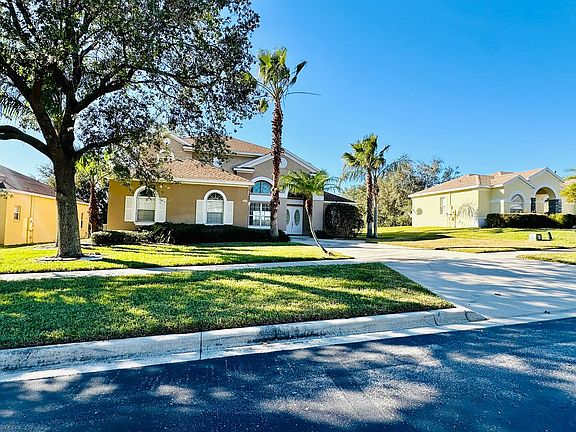 2nd image of 2859 Majestic Isle Dr