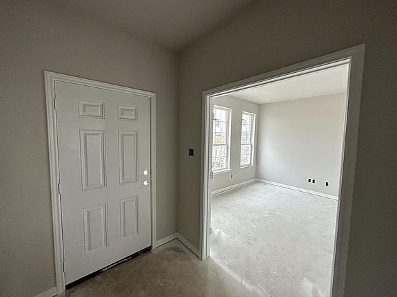 4th image of 1009 Parkway