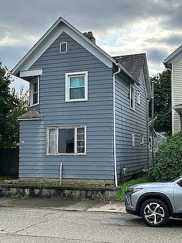 1st image of 428 E 2nd St