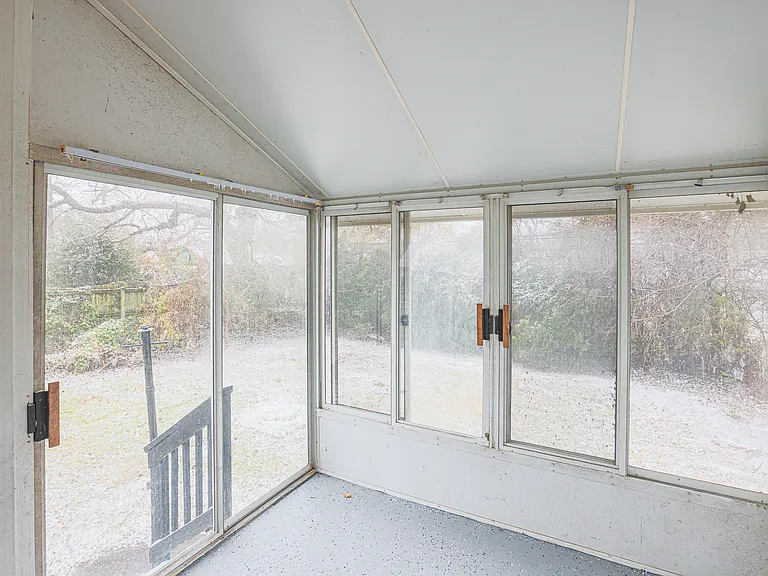 9 Glenmore Ave — Photo 22