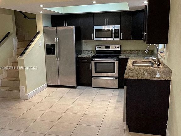 4th image of 1024 W 79th St #1024