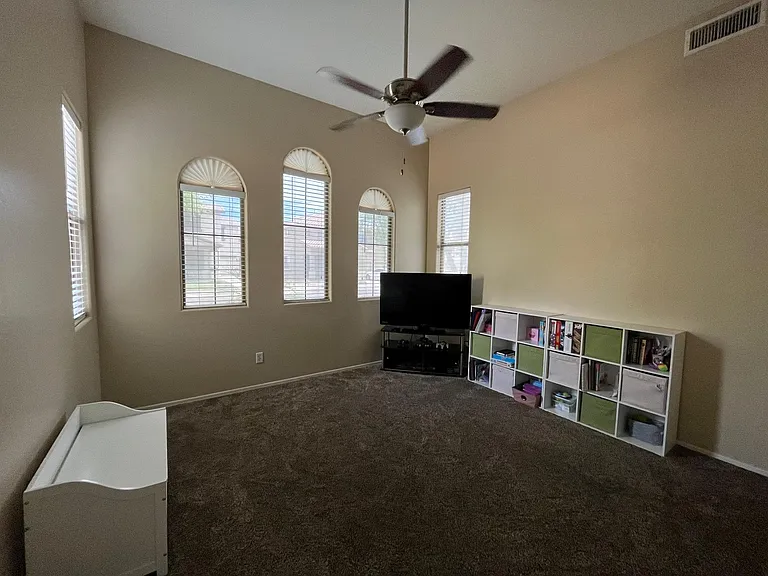 3668 E Parkview Dr — Photo 13