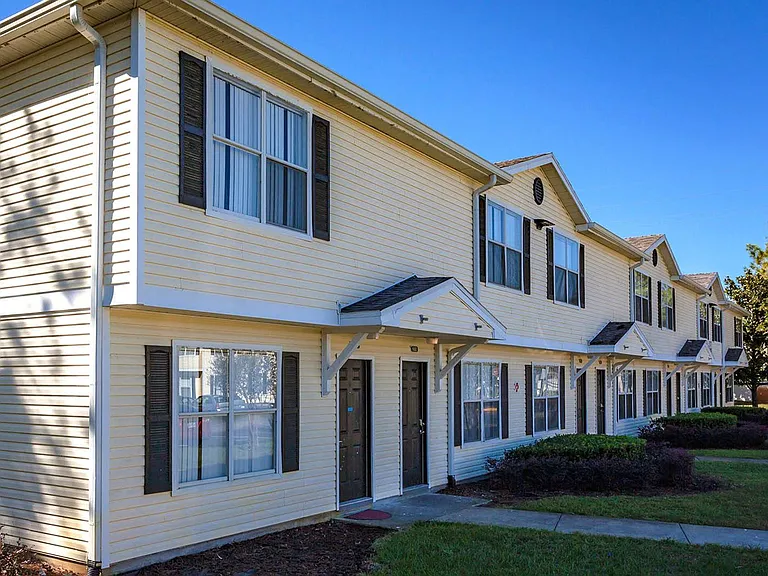 Landon Trace Townhomes — Photo 6
