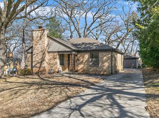 65 Sheridan St, Elgin, IL 60123