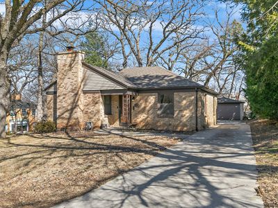 65 Sheridan St, Elgin, IL, 60123