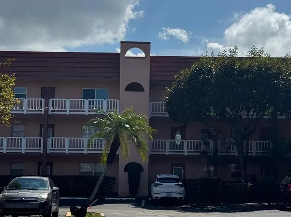 9420 Sunrise Lakes Blvd APT 105, Sunrise, FL 33322