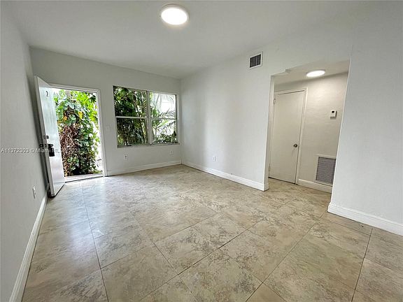 2nd image of 1030 Jefferson Ave APT 2