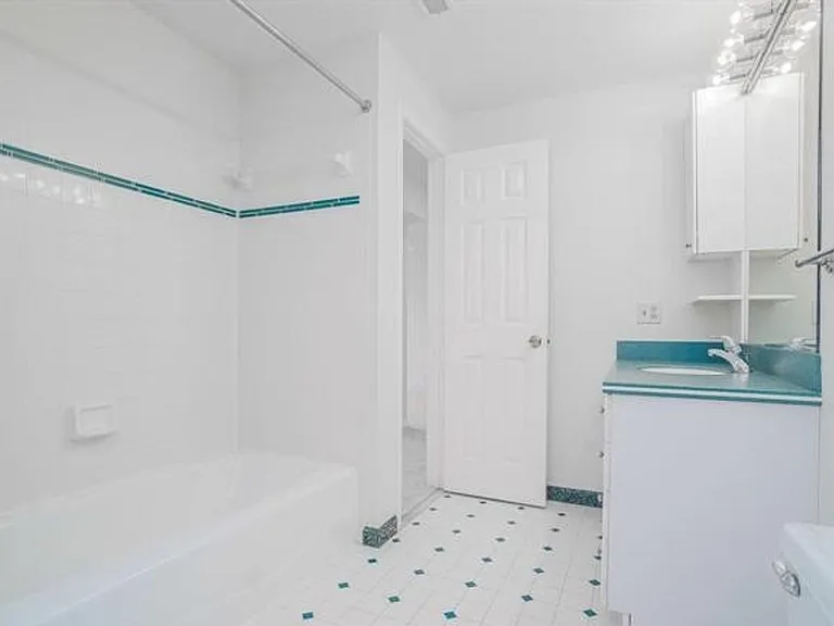 13116 Holly Leaf Ct — Photo 25