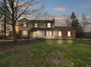 5686 Stratford Dr, West Bloomfield, MI 48322
