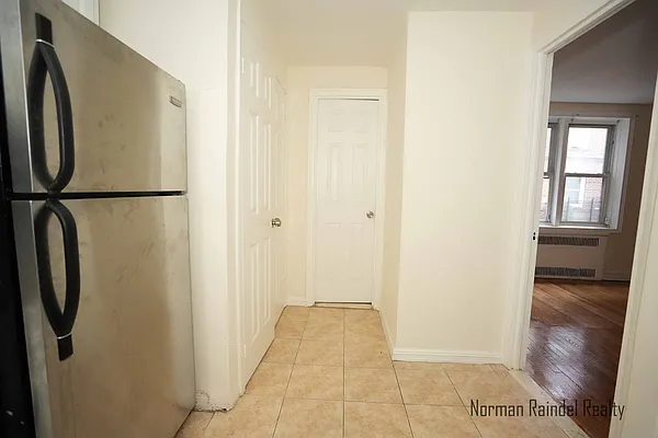 Rented by Norman Raindel, LREB | media 37