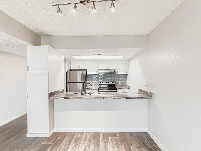 Tempe Vista — Photo 65