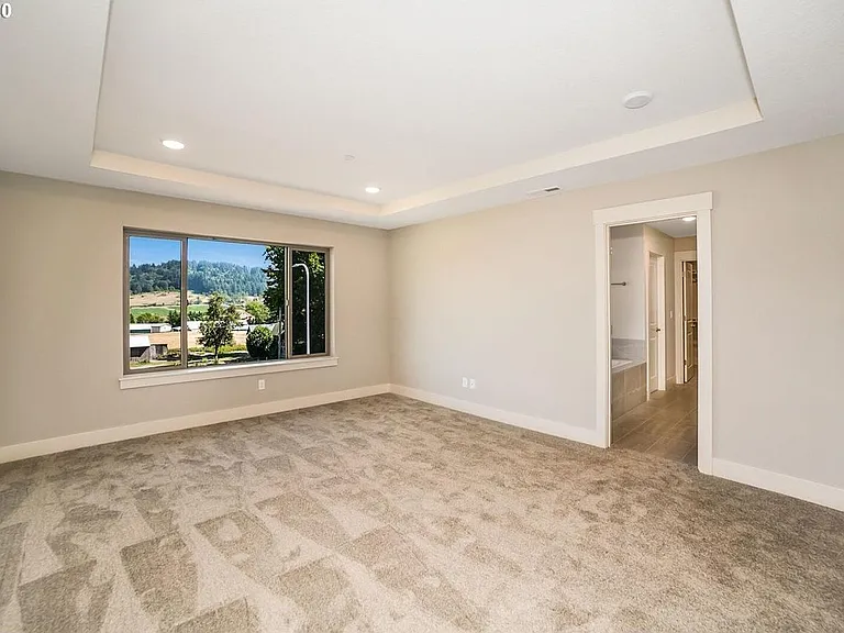 1530 NE 37th Ave — Photo 19