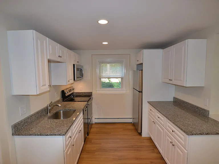 400-402 Merrimac St — Photo 3