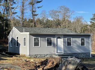 41 Beechwood Ave, Lakeville, MA 02347