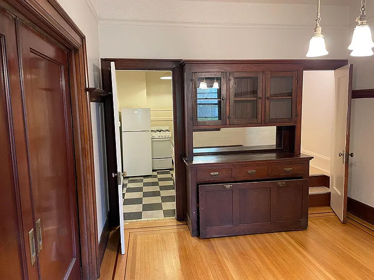 909 SW 12th Ave — Photo 1
