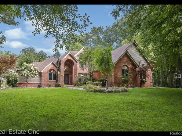 9620 Pamela Dr, Temperance, MI 48182