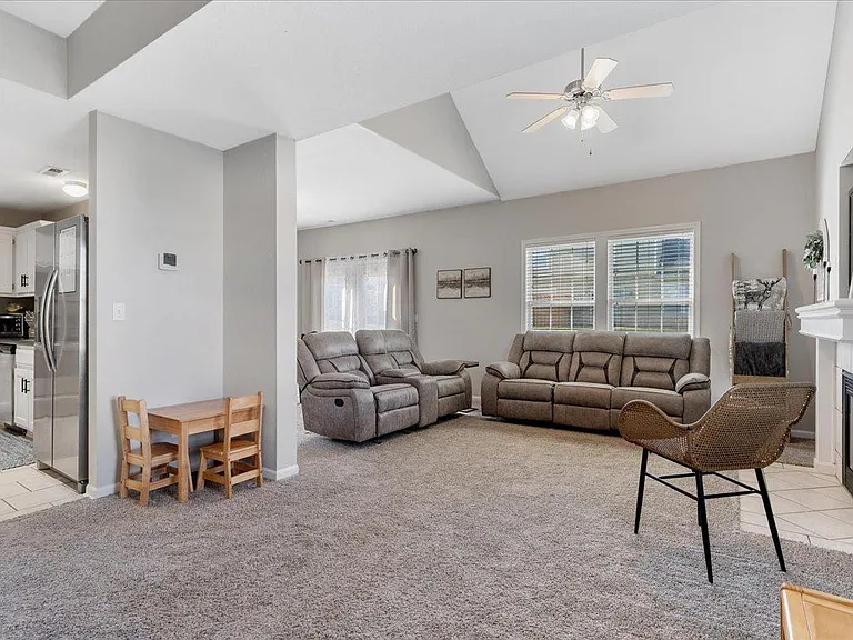 461 Dogwood Ct — Photo 5