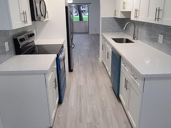 5th image of 1200 SW 124th Ter #O