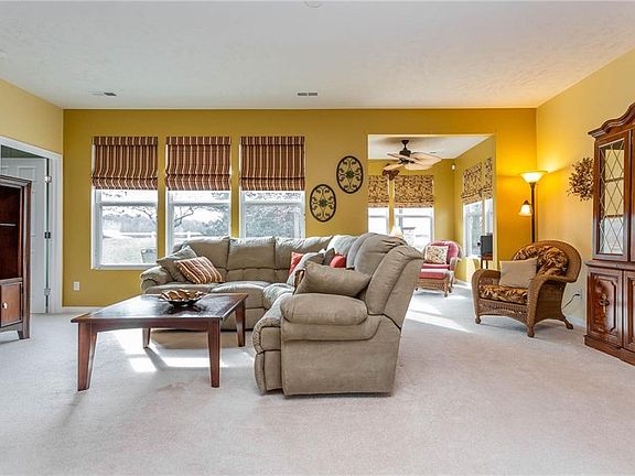 5th image of 9352 Saw Mill Dr