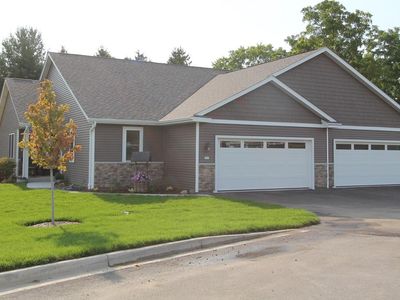 313 N Trailview CIRCLE #34, Waterford, WI, 53185