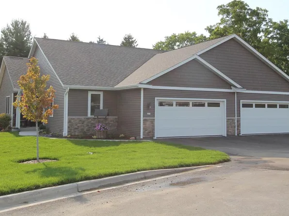 307 North Trailview CIRCLE, Waterford, WI 53185