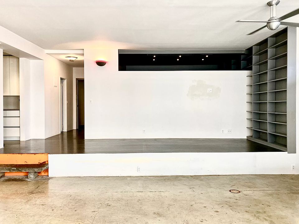 2nd image of 529 W 42nd St APT 7P