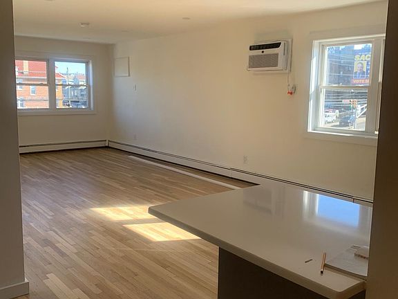 5th image of 8829 Kennedy Blvd APT B1