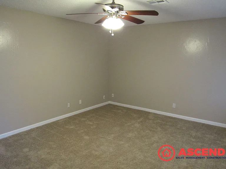 2623 Van Buren Pl — Photo 3