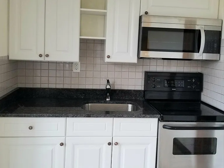 830 S 49th St #4 — Photo 15
