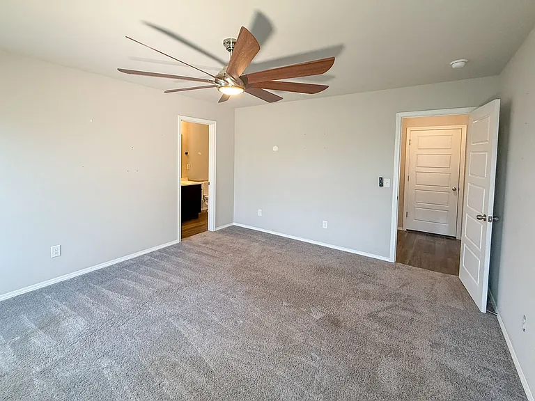 528 Fox Burrow Ln — Photo 17