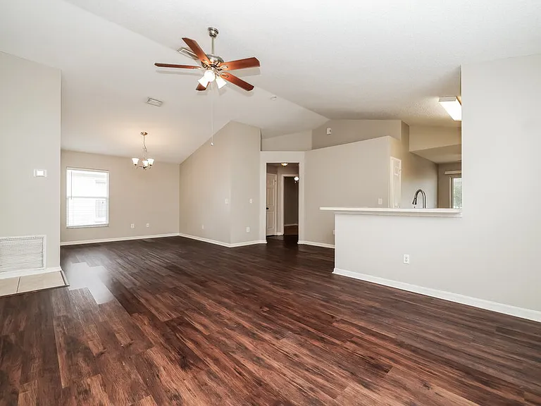 6713 Summer Cove Dr — Photo 3